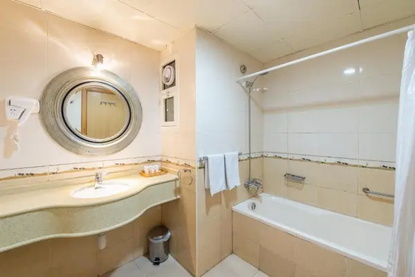 Crystal Plaza Hotel 10