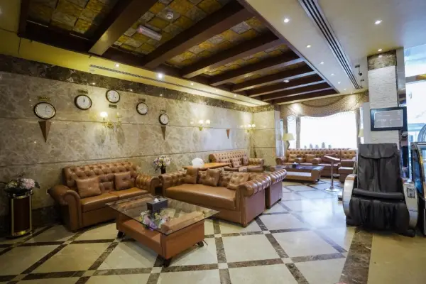 Crystal Plaza Hotel Main image